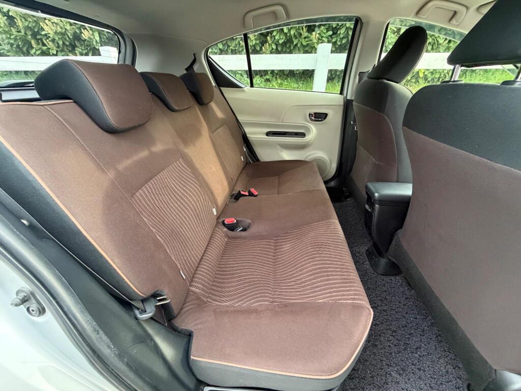 2012 Toyota Aqua thumbnail 23