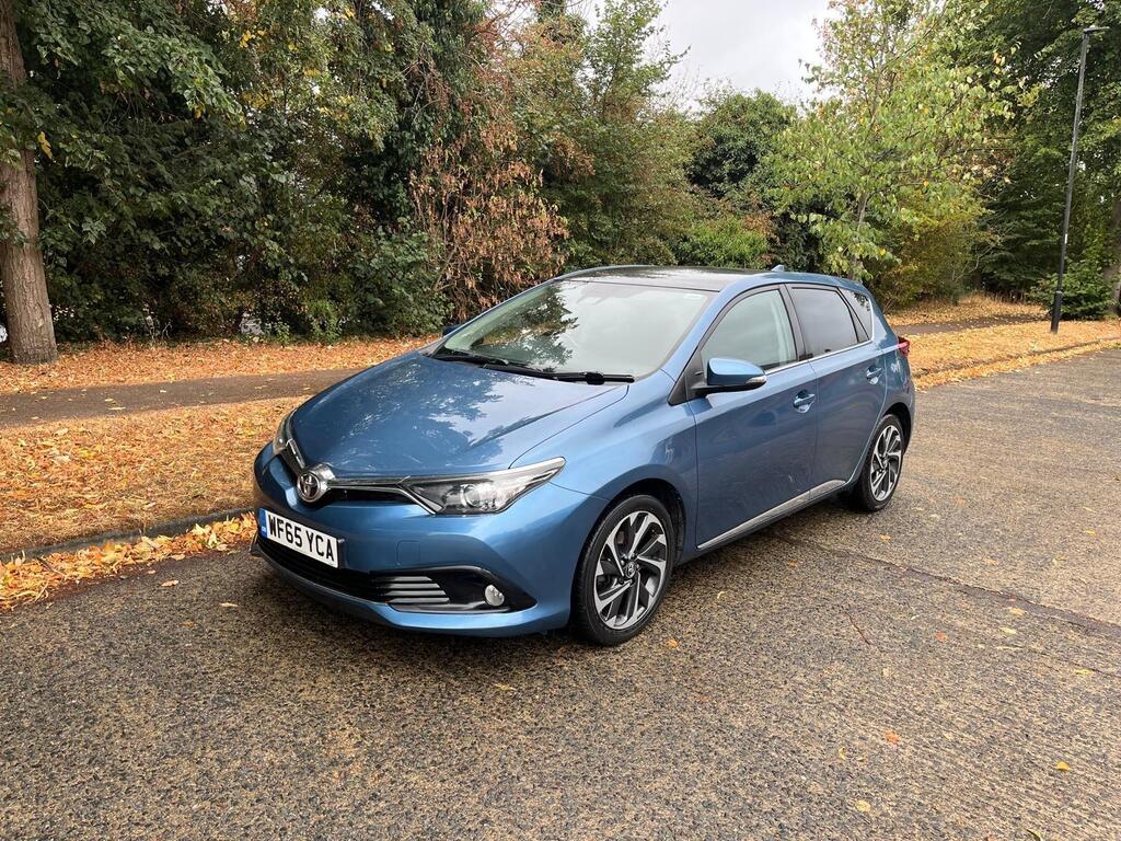 Toyota Auris Hatchback 1.2 VVT-i Design Euro 6 (s/s) 5dr (Safety Sense)