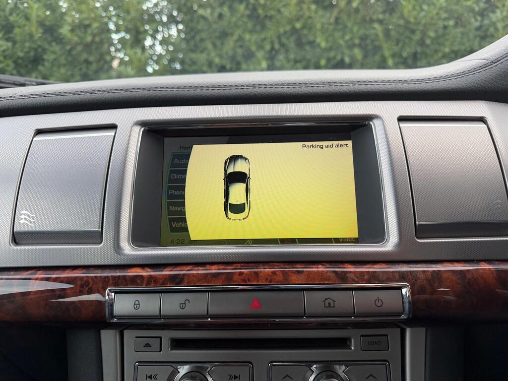 2010 Jaguar XF thumbnail 29