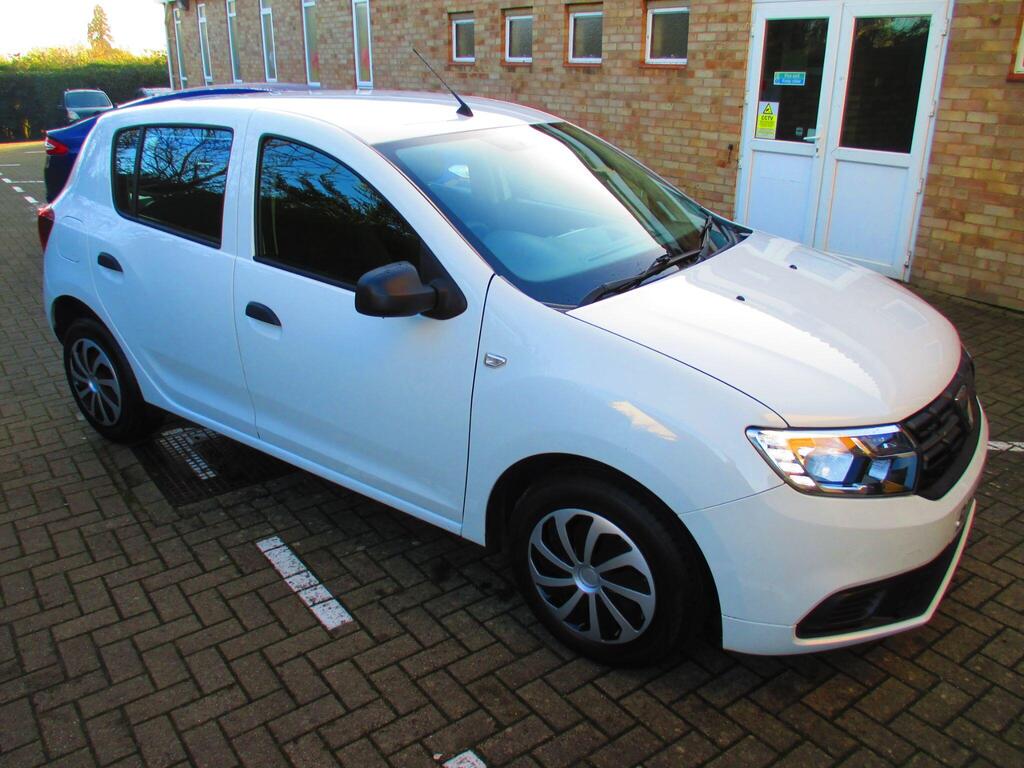 Dacia Sandero Hatchback 1.0 SCe Essential Euro 6 5dr
