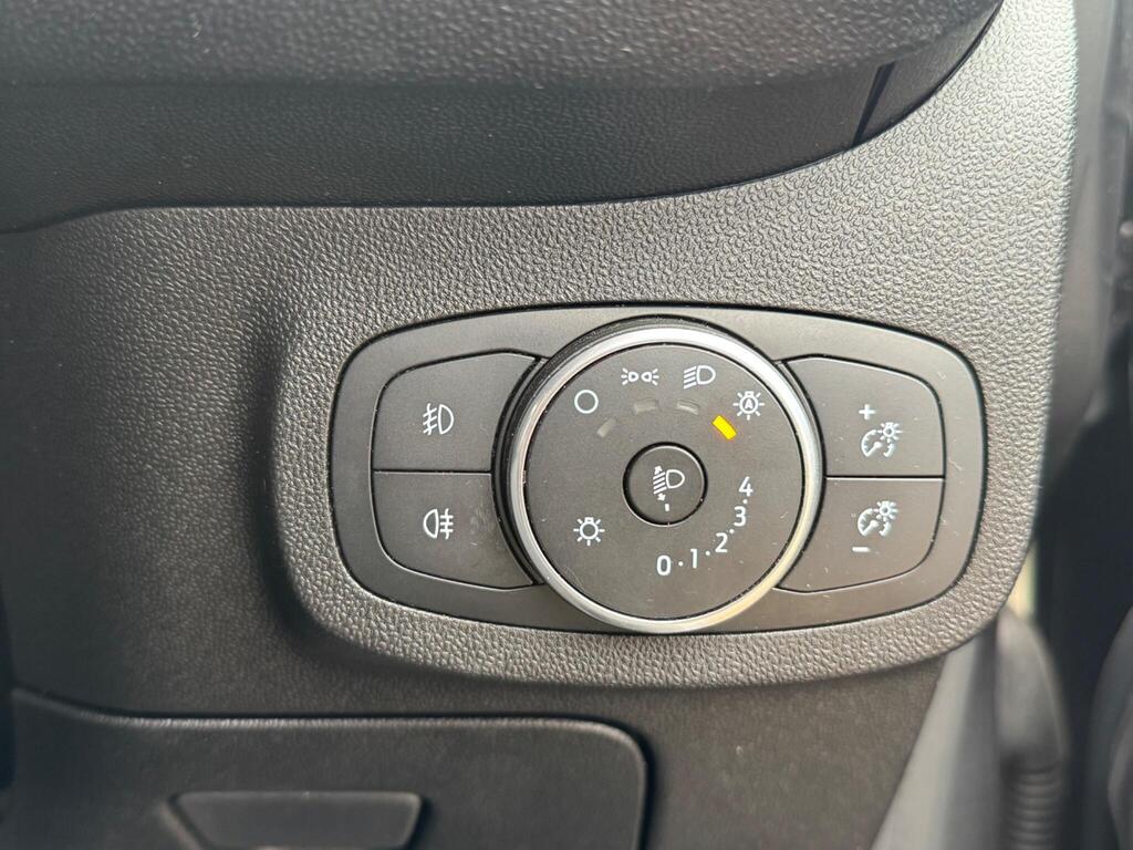 Ford Fiesta 1.0T EcoBoost Titanium Euro 6 (s/s) 3dr thumbnail 24