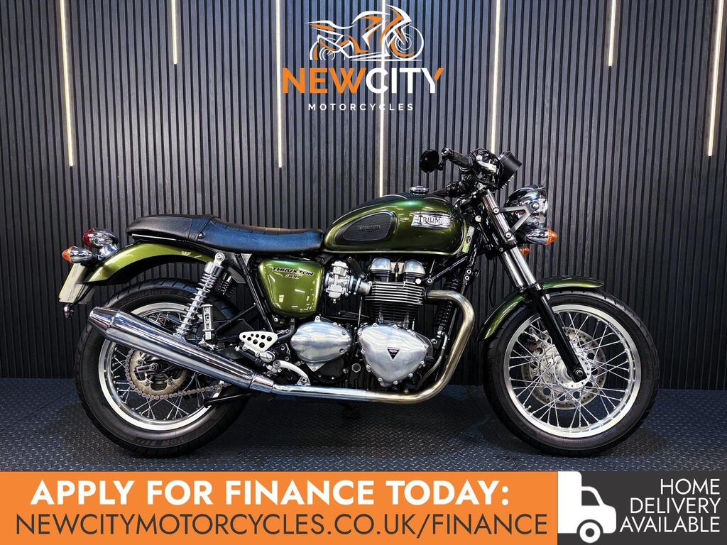 Triumph Thruxton 900
