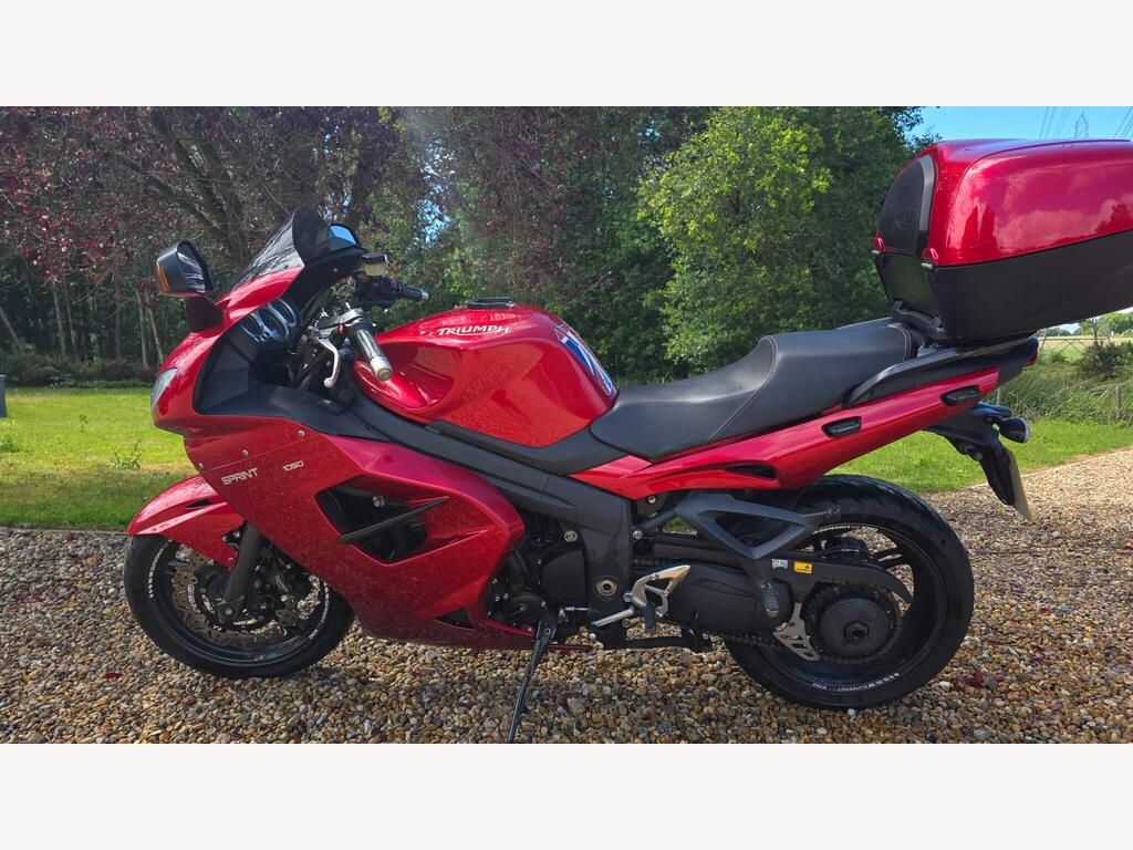 Triumph Sprint GT 1050