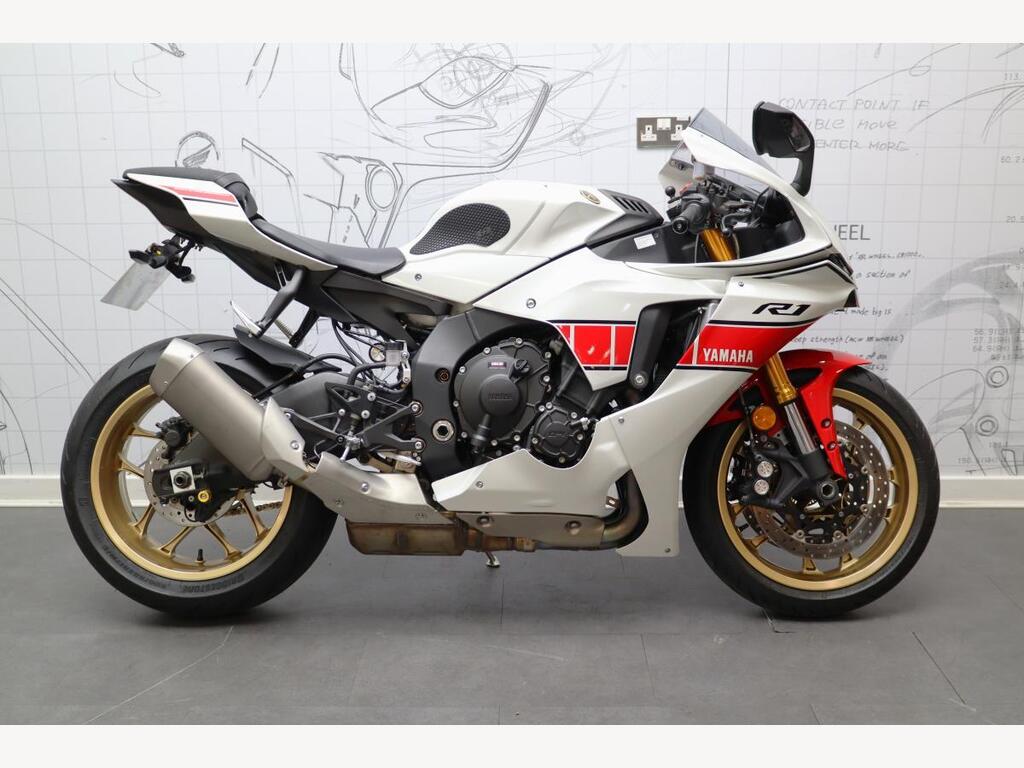 Yamaha R1