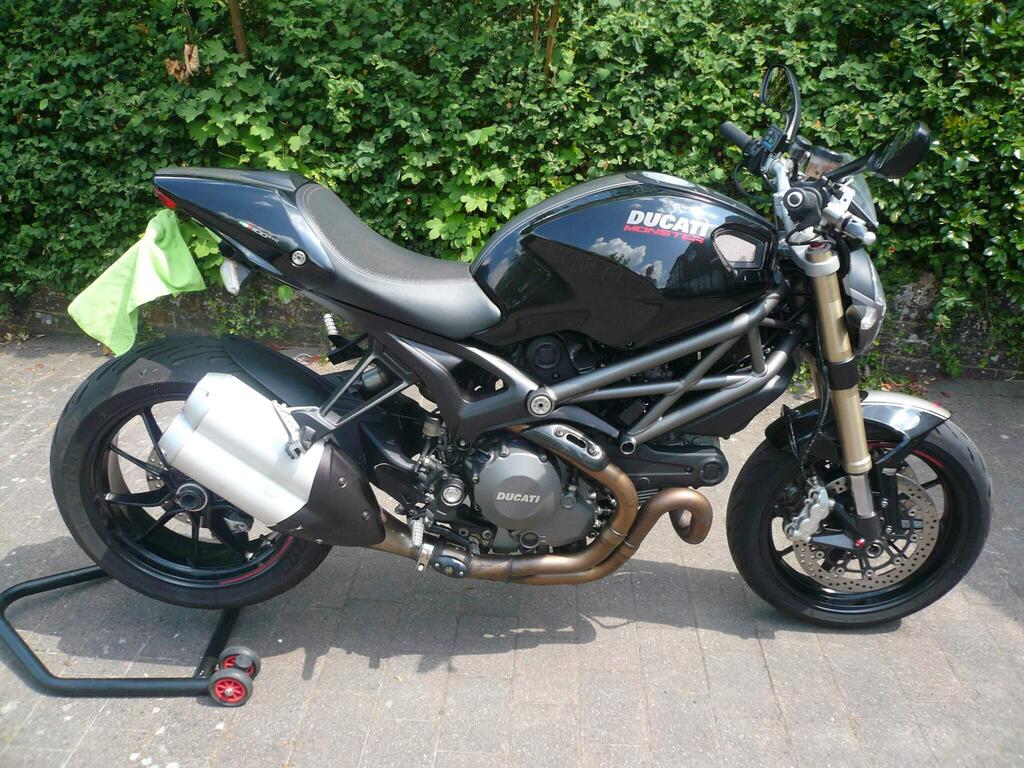 Ducati Monster 1100