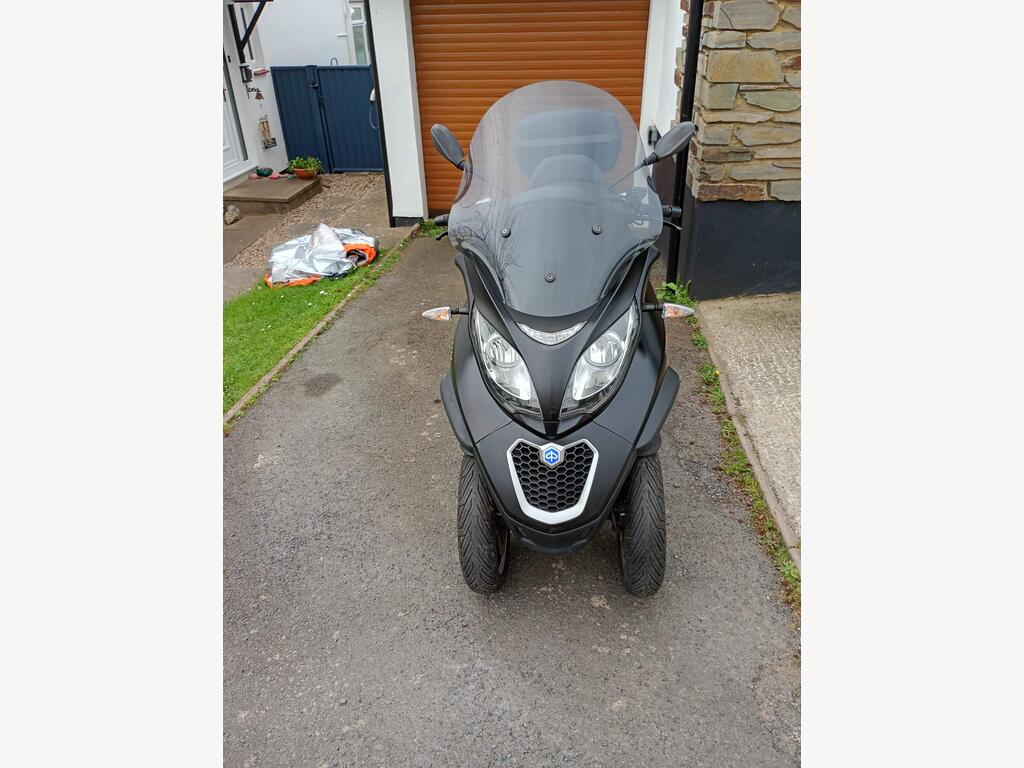 Piaggio MP3 500