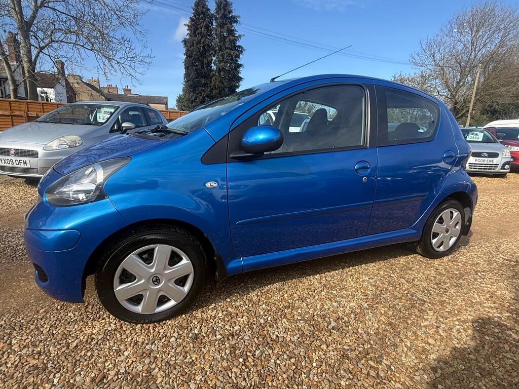 Toyota AYGO Hatchback 1.0 VVT-i Blue Euro 4 5dr