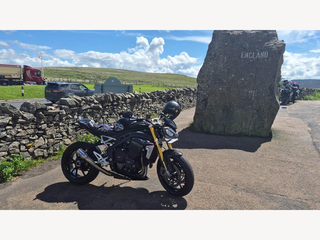 Triumph Speed Triple 1200