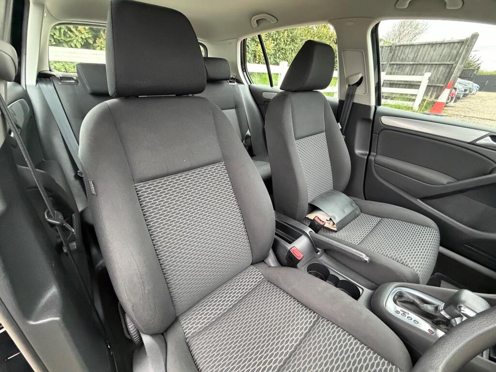 2009 Volkswagen Golf thumbnail 17