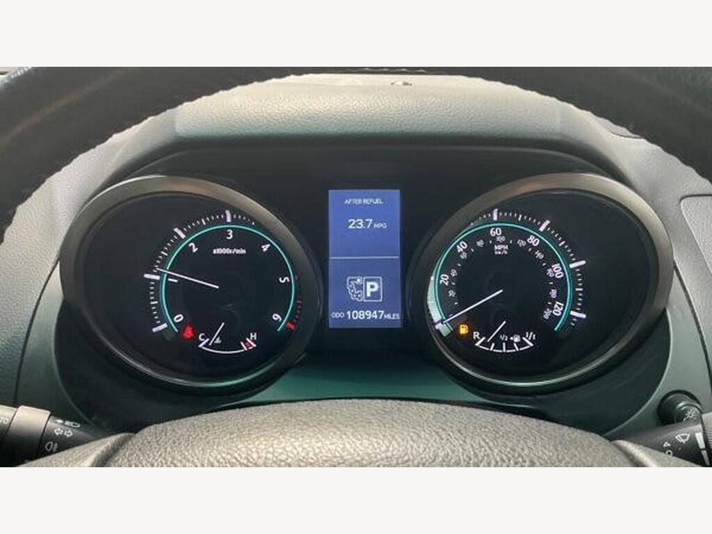2010 Toyota Land Cruiser thumbnail 12