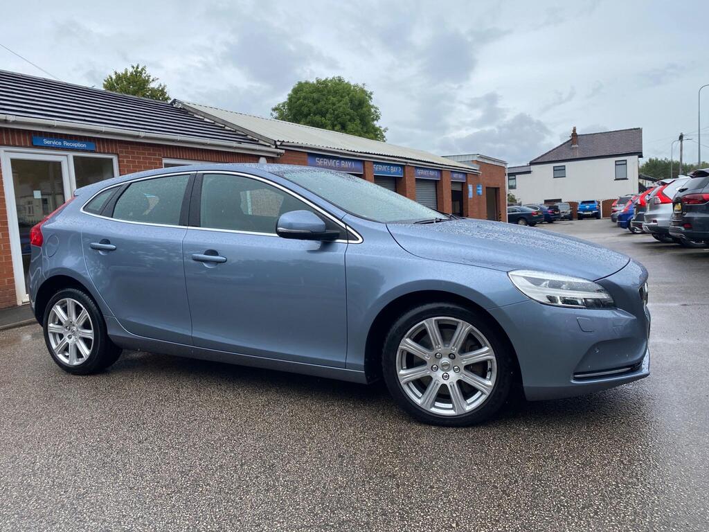 Volvo V40 Hatchback 1.5 T2 GPF Inscription Auto Euro 6 (s/s) 5dr