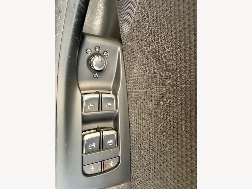 2013 Audi Q3 thumbnail 37