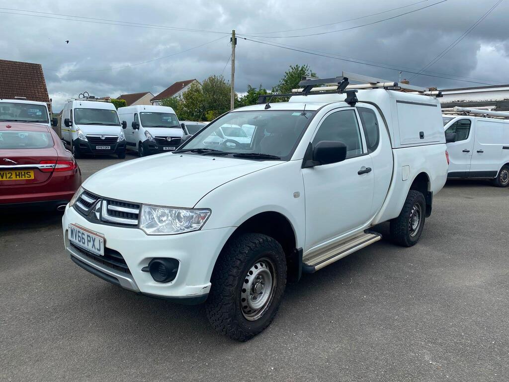 Mitsubishi L200 Pickup 2.5 DI-D 4Life Club Cab Pickup 4WD Euro 5 2dr