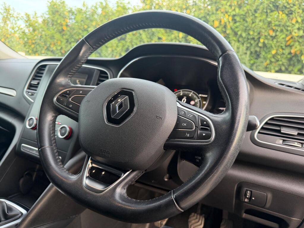 2016 Renault Megane thumbnail 28