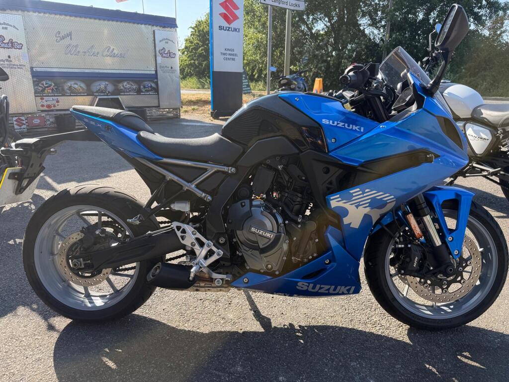 Suzuki GSX-8R