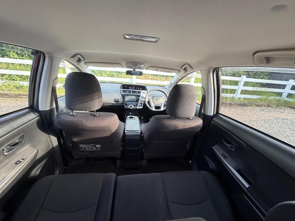 2015 Toyota Prius+ thumbnail 14