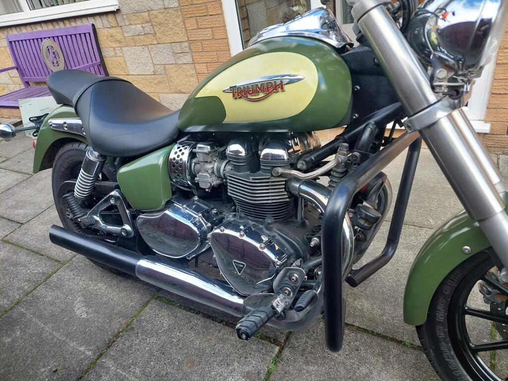 Triumph Bonneville America 865