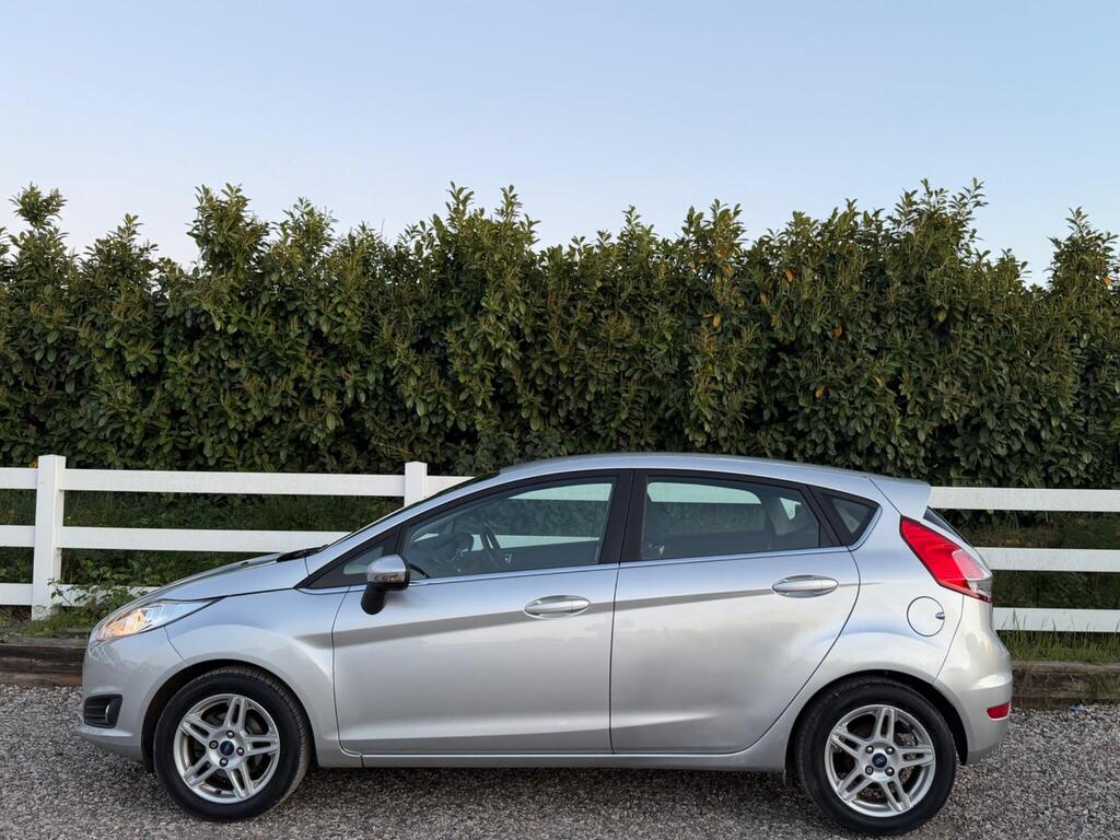 2013 Ford Fiesta thumbnail 10