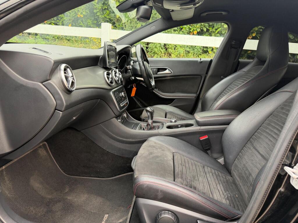 2016 Mercedes-Benz CLA thumbnail 30