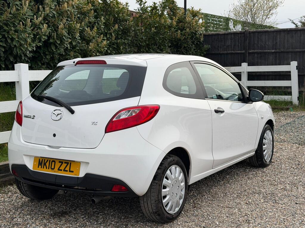 2010 Mazda Mazda2 thumbnail 13