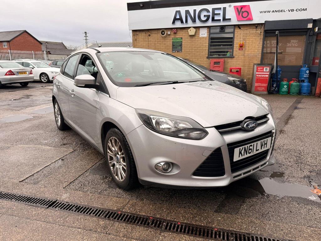 Ford Focus Hatchback 1.6 Titanium Euro 5 5dr