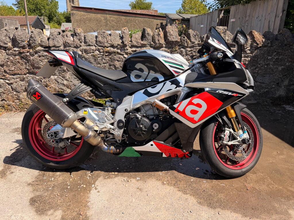 Aprilia RSV4