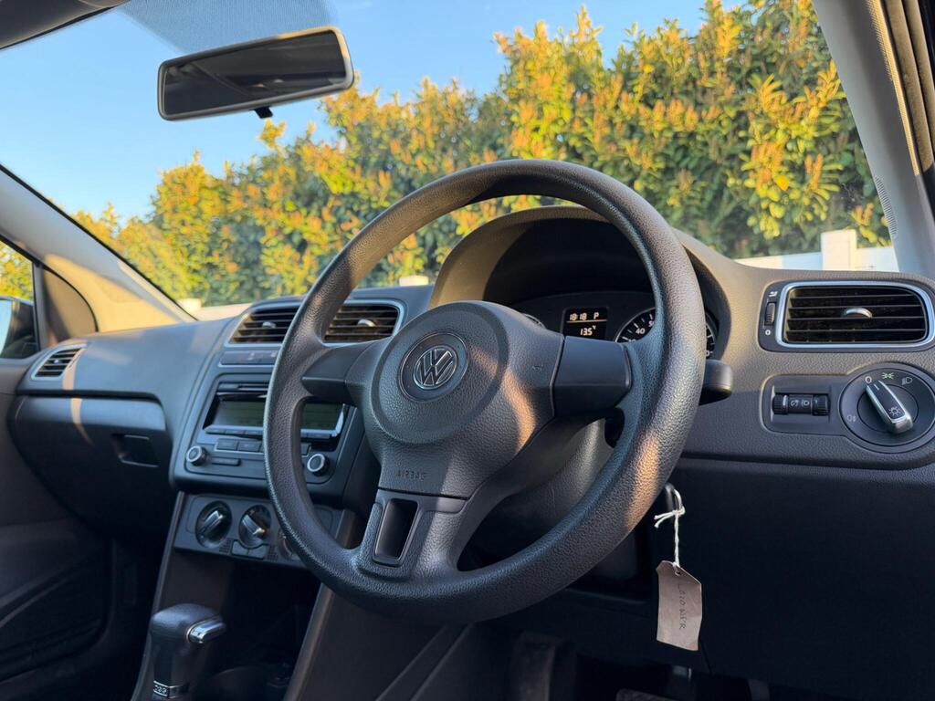 2010 Volkswagen Polo thumbnail 16