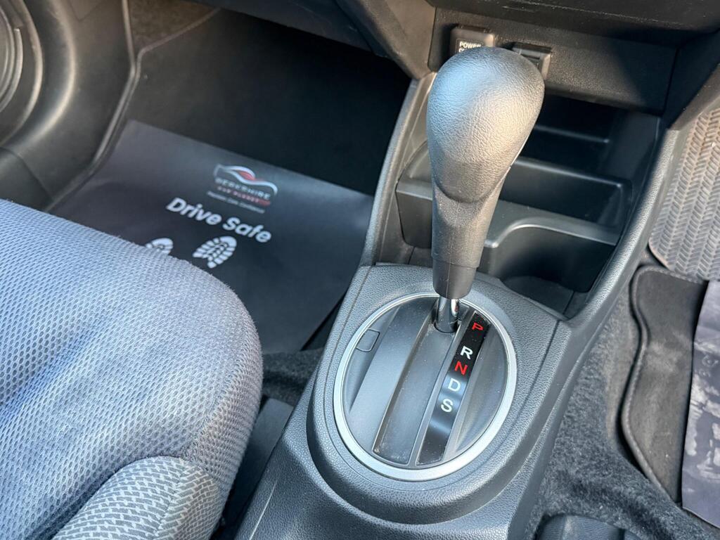 2012 Honda Jazz thumbnail 17