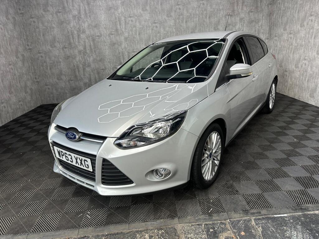 Ford Focus Hatchback 1.0T EcoBoost Zetec Euro 5 (s/s) 5dr