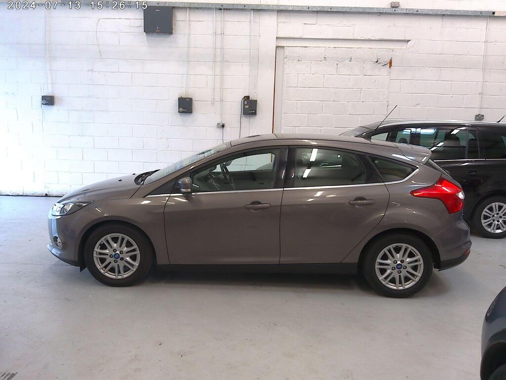 Ford Focus Hatchback 1.0T EcoBoost Titanium Euro 5 (s/s) 5dr