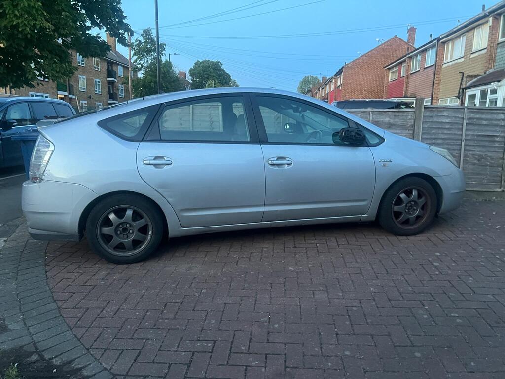 Toyota Prius Hatchback 1.5 T Spirit CVT 5dr