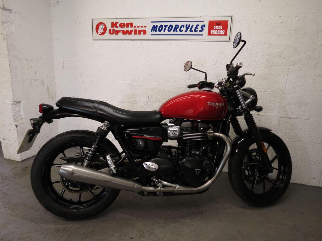 Triumph Street Twin