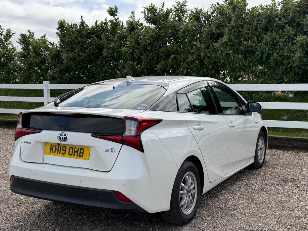 2019 Toyota Prius thumbnail 14