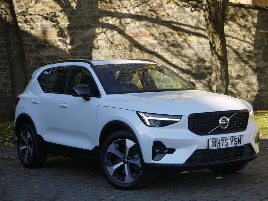 Volvo XC40 SUV 2.0 B4 MHEV Plus Dark DCT Auto Euro 6 (s/s) 5dr
