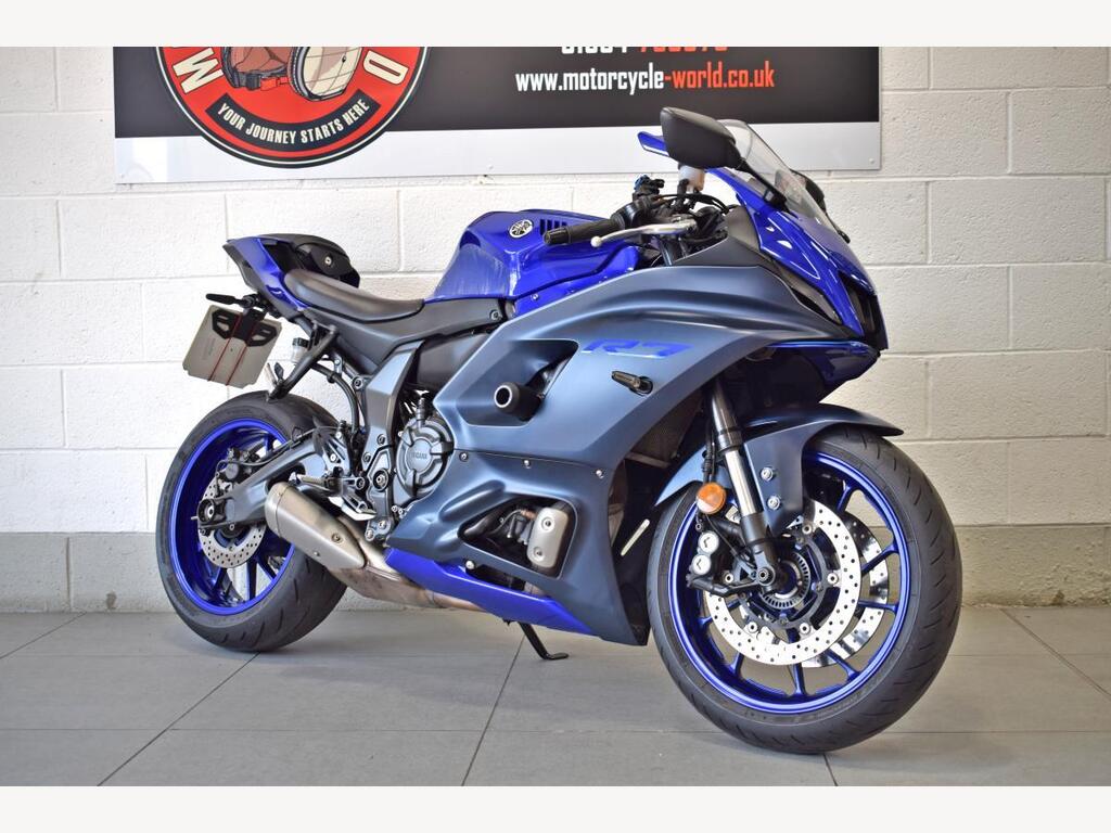Yamaha R7