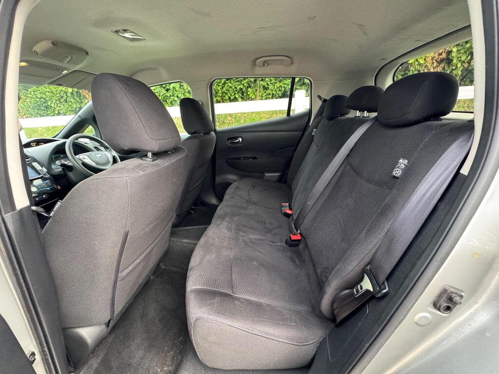 Nissan Leaf 24kWh Acenta Auto 5dr thumbnail 10