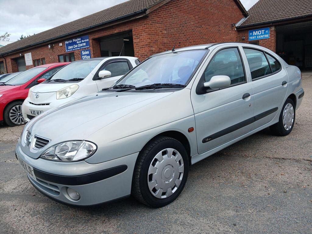 Renault Megane Hatchback 1.6 16v Expression + 5dr