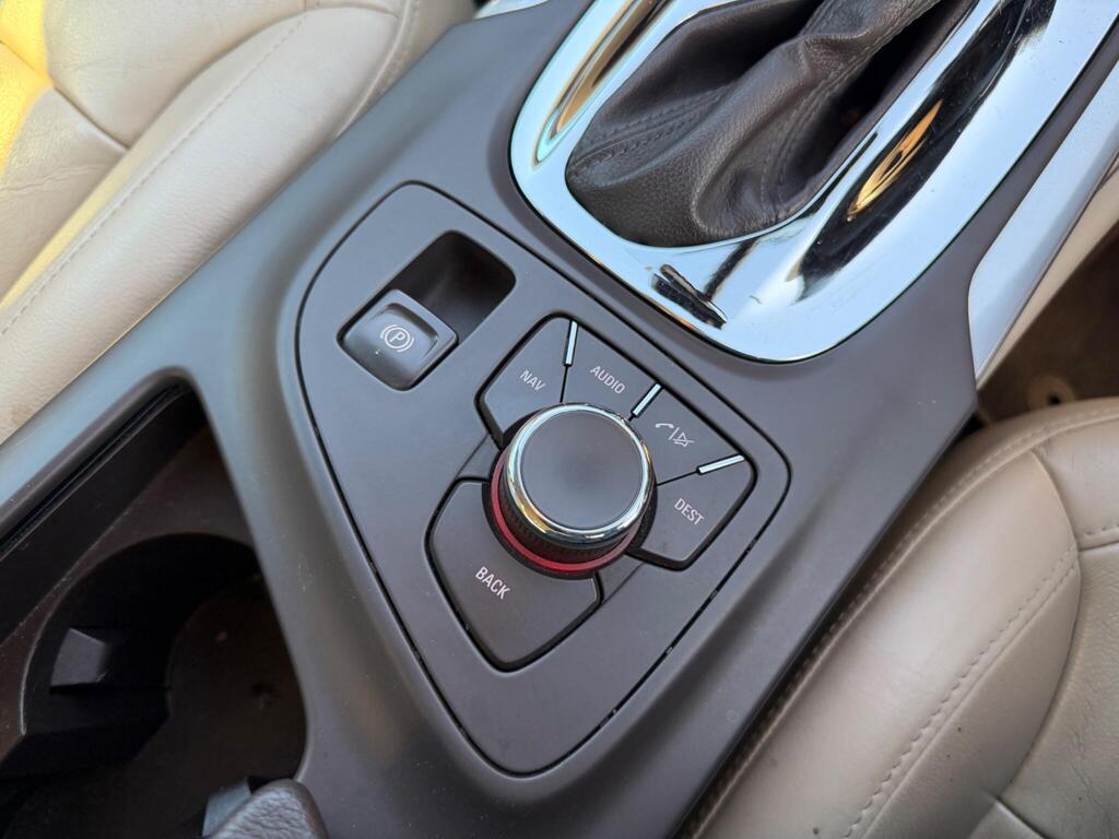 2010 Vauxhall Insignia thumbnail 38