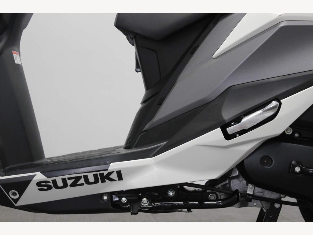 Suzuki Avenis 125