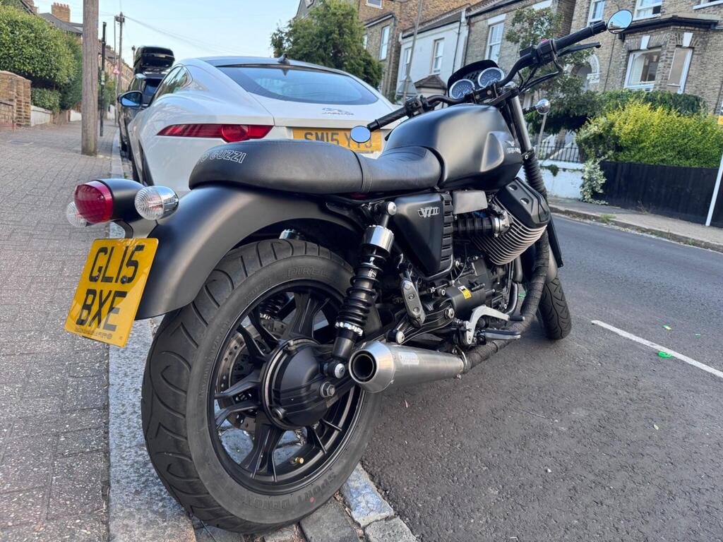 Moto Guzzi V7