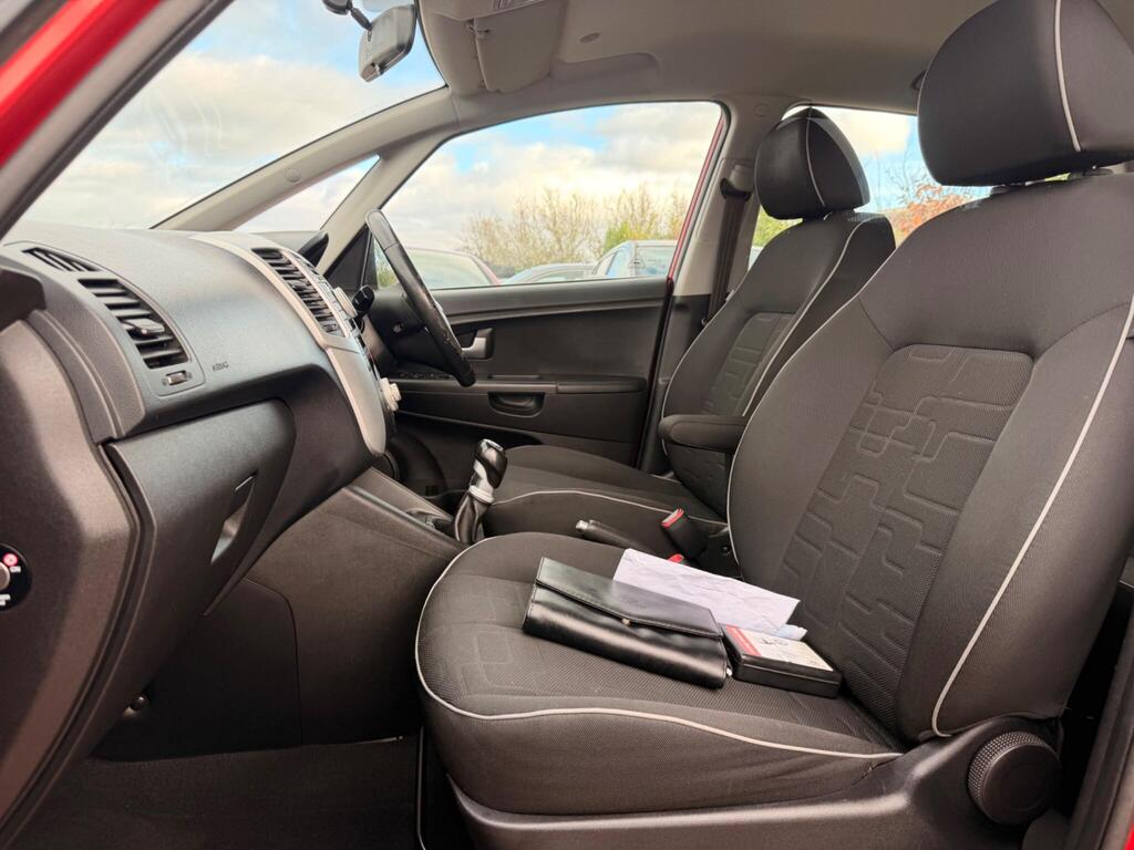 2012 Kia Venga thumbnail 39