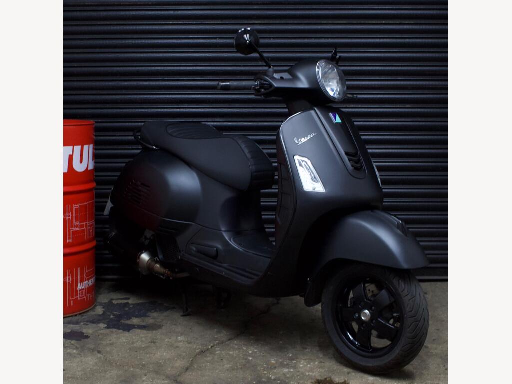 Piaggio Vespa GTS 125