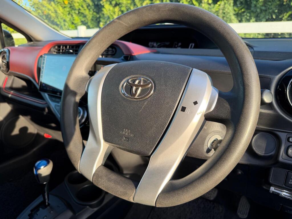 2015 Toyota Aqua thumbnail 27
