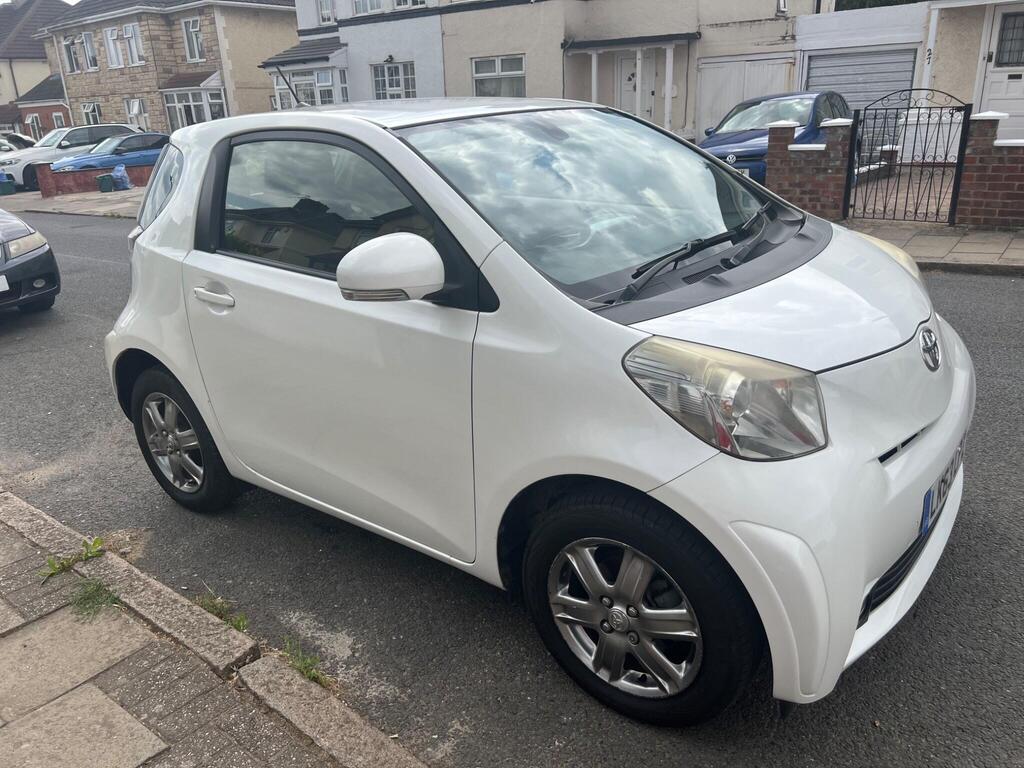 Toyota iQ