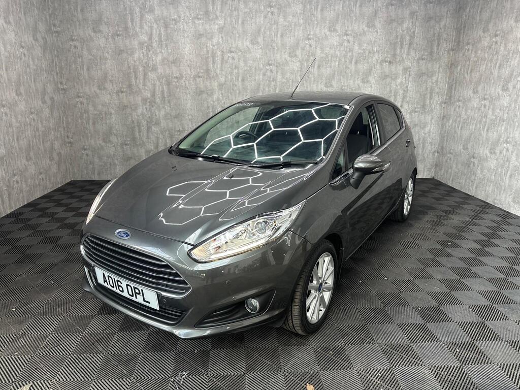 Ford Fiesta Hatchback 1.0T EcoBoost Titanium Euro 6 (s/s) 5dr