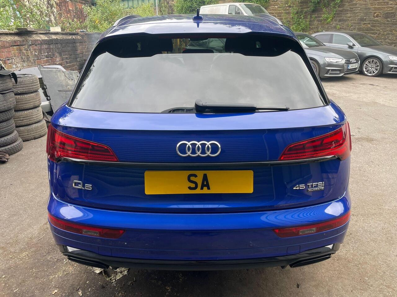 Audi Q5 — photo 8
