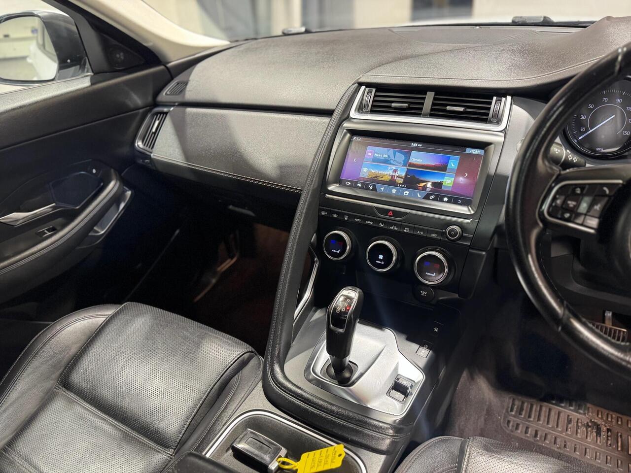 Jaguar E-PACE — photo 13