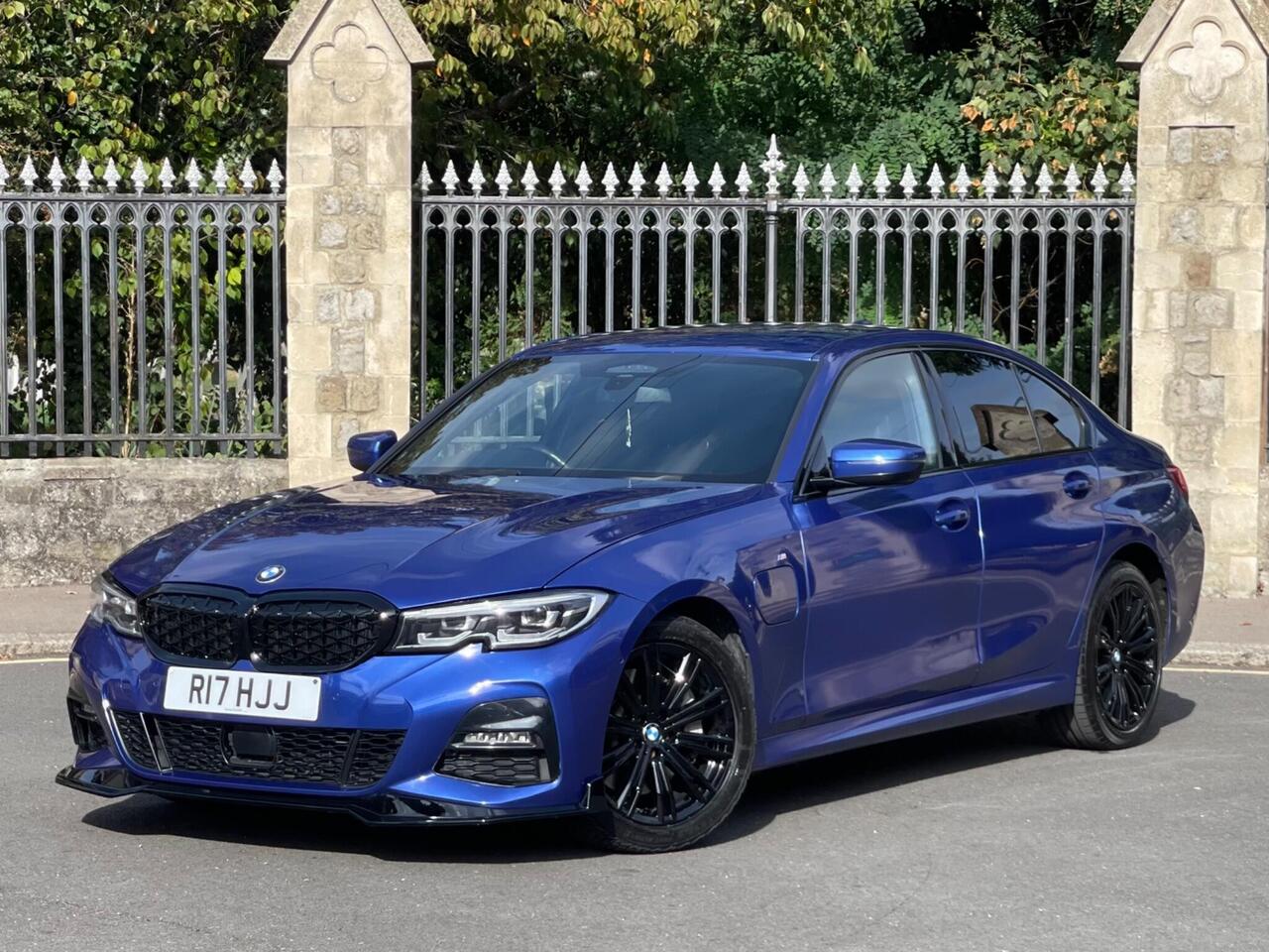 BMW 3 Series — photo 11