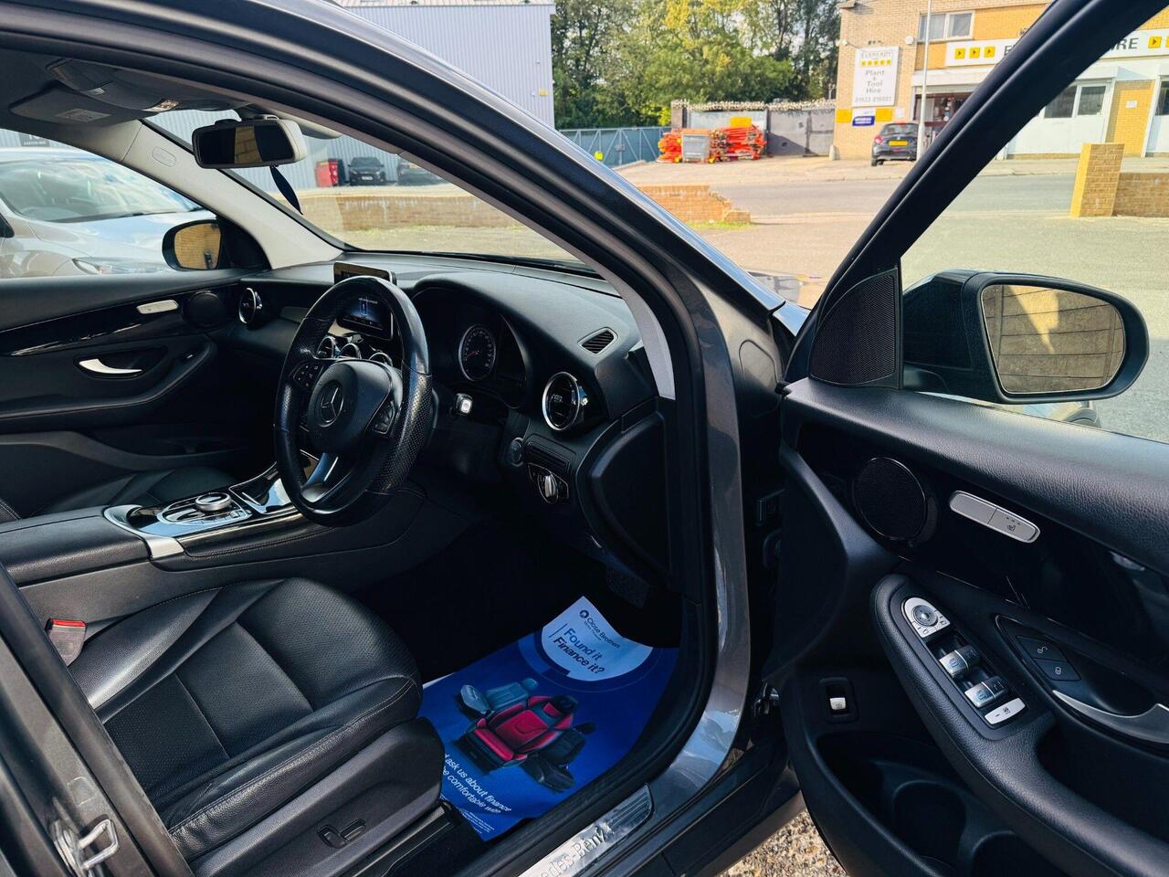 Mercedes-Benz GLC — photo 10