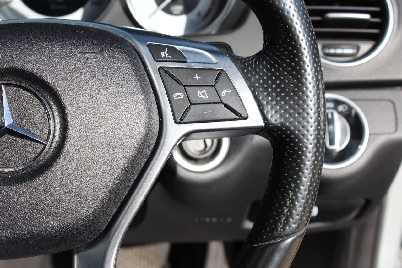 Mercedes-Benz C Class — photo 21